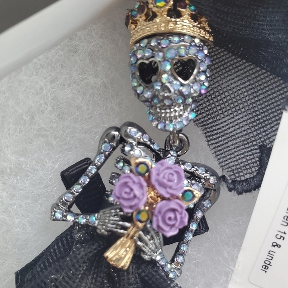 Betsey Johnson Corpse Bride Necklace - Picture 3 of 4